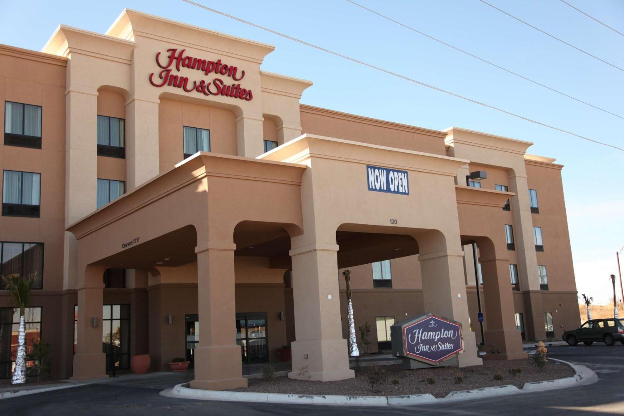 Hampton Inn & Suites Carlsbad Exterior foto